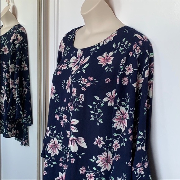 Lily Morgan Navy Floral Bell-sleeve Blouse 2X - Picture 10 of 10